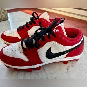 Nike Jordan 1 VERY gently used, size 8.5, baseball cleats. Great condition.